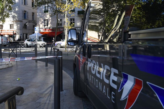 Archivo - Arquivo - 2 de setembro de 2025, Marselha, Bouches-Du-Rhône, França: Um ataque com faca ocorreu em Marselha em 2 de setembro de 2025. O estabelecimento onde o agressor foi morto pela polícia.