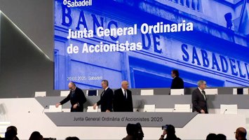 El sector empresarial y político reacciona al fracaso de la OPA de BBVA sobre Ba