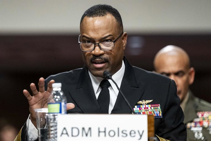 Archivo - February 13, 2025, Washington, District Of Columbia, USA: Admiral ALVIN HOLSEY, USN, Commander, United States Southern Command, speaking at a hearing of the Senate Armed Services Committee at the U.S. Capitol.