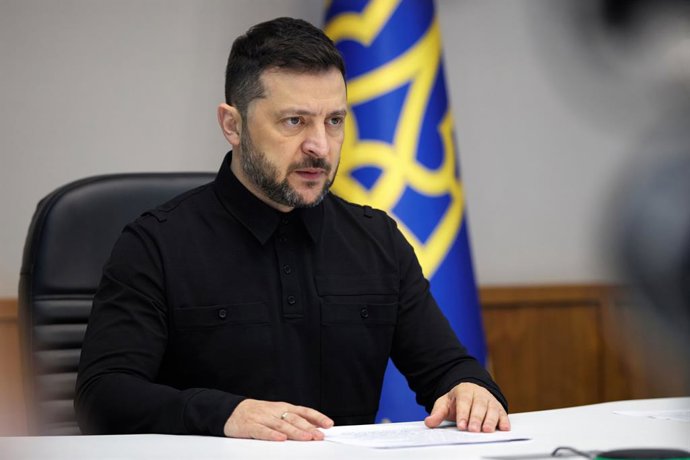 13 de outubro de 2025, Kiev, Ucrânia: O presidente ucraniano Volodymyr Zelenskyy faz um discurso na 71ª Sessão Anual da Assembleia Parlamentar da OTAN por videoconferência do Palácio Mariinsky, em 13 de outubro de 2025, em Kiev, na Ucrânia.