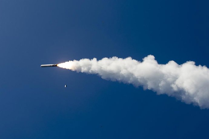 Archivo - September 18, 2018, Philippine Sea: ARCHIVE PICTURE, NOT THE SIMULATED MISSILE TEST*..180918-N-VG727-1129 PHILIPPINE SEA (Sept. 18, 2018) A tomahawk cruise missile launches from the Arleigh Burke-class guided-missile destroyer USS Shoup (DDG 86)