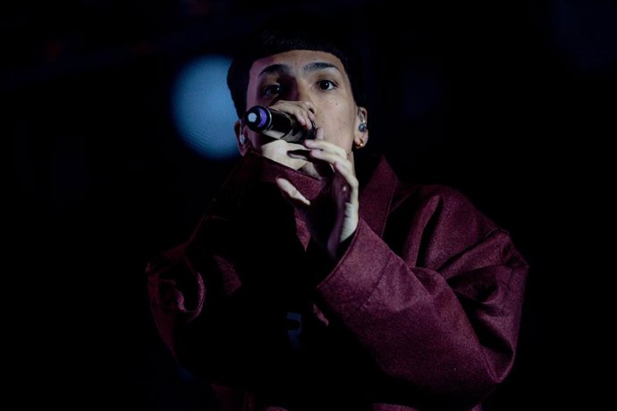 Archivo - El cantante Milo J durante un concierto en el Movistar Arena, a 19 de enero de 2025, en Madrid (España). Milo J es rapero, cantante y compositor, que en 2021 sacó su primera canción, ‘Tus vueltas’ y en 2023 su EP debut y su primer disco de estud