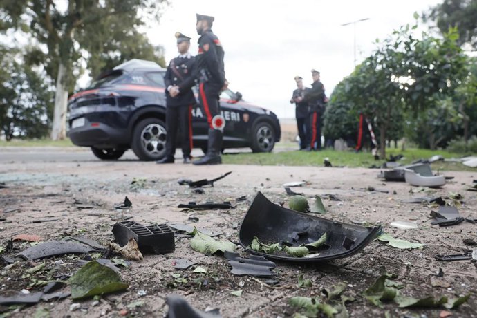 Ataque a bomba em frente à casa do jornalista investigativo da RAI Sigfrido Ranucci, seu carro e o carro de sua filha explodiram ÑVened' 17 de outubro de 2025 - Crônica - (foto de Cecilia Fabiano/ LaPresse) .Uma manifestação perto da conferência de impren