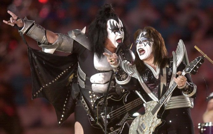 Muere Ace Frehley, guitarrista fundador de Kiss, a los 74 años