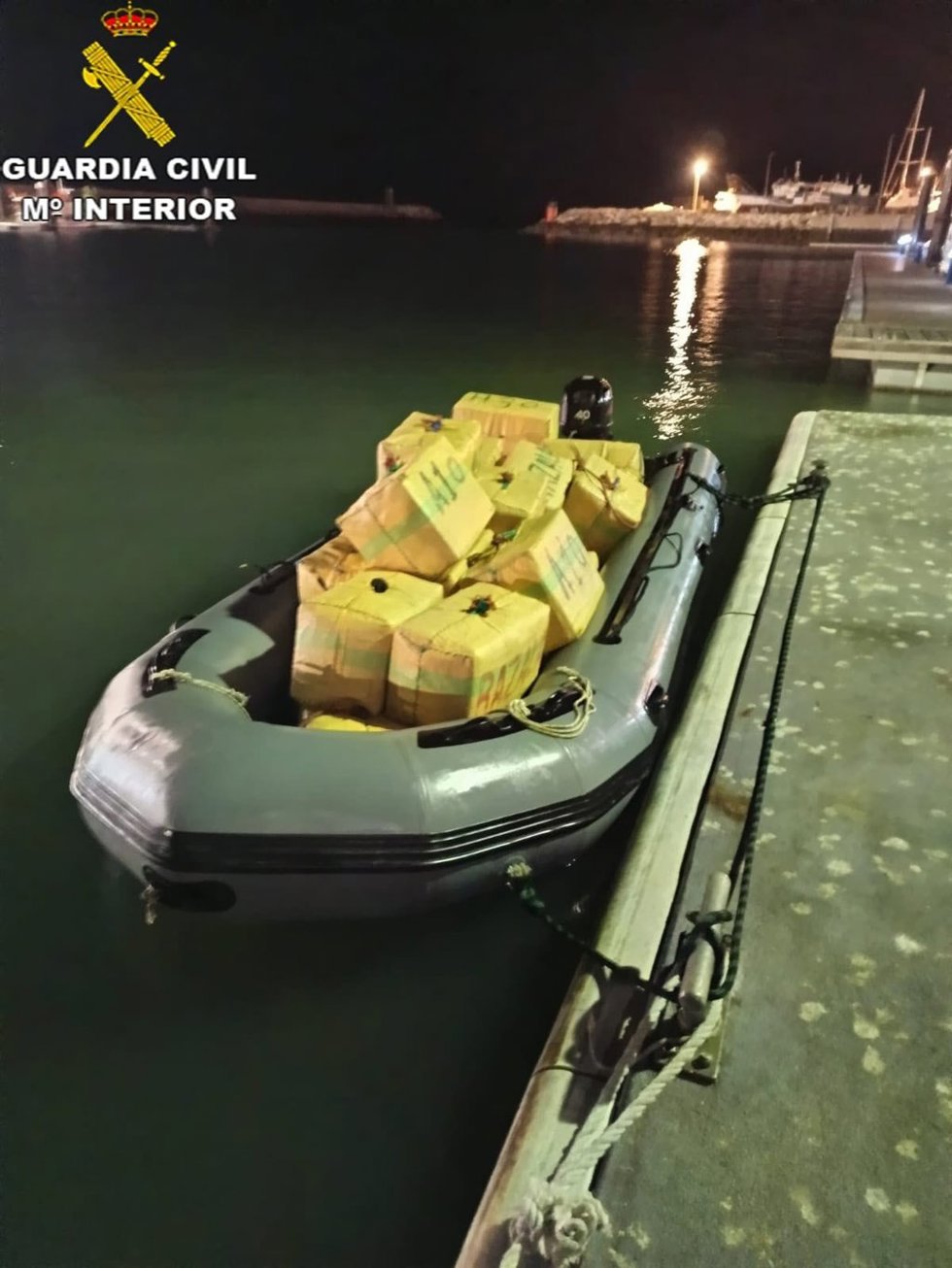 Embarcación interceptada en Chipiona con más de 1.000 kilos de hachís.