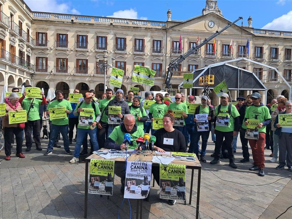 Archivo - Rueda de prensa de los trabajadores de Enviser