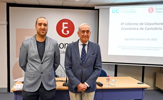 El presidente del Colegio de Economistas de Cantabria, Marcos Fernández, y el profesor de Economía Aplicada de la UC, Fernando García Andrés