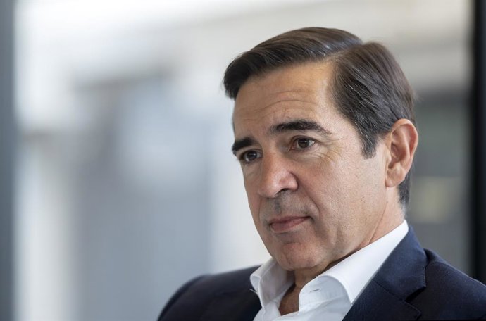El presidente del BBVA, Carlos Torres Vila, durante una entrevista para Europa Press, en el edificio ‘La Vela’, en la ciudad del BBVA, a 8 de octubre de 2025, en Madrid (España).