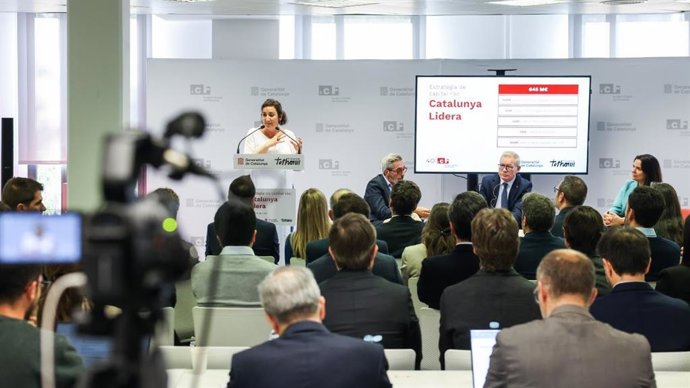 La consellera Romero durante la presentación de la nueva estrategia de inversión de ICF