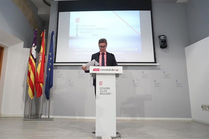 Archivo - El portavoz del Ejecutivo y conseller de Economía, Hacienda e Innovación, Antoni Costa.