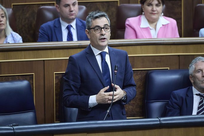 El ministro de la Presidencia, Relaciones con las Cortes y Justicia, Félix Bolaños, interviene durante una sesión de control en el Gobierno, en el Congreso de los Diputados, a 24 de septiembre de 2025, en Madrid (España). La ausencia del presidente del Go