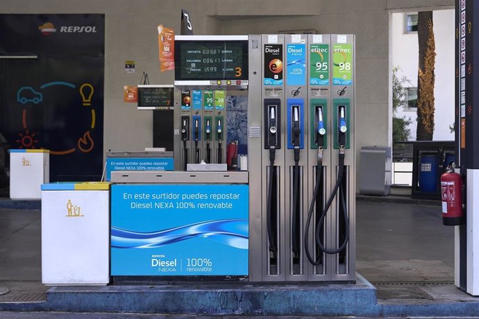 Archivo - Repsol lanza la marca comercial de su combustible premium Diésel Nexa 100% renovable