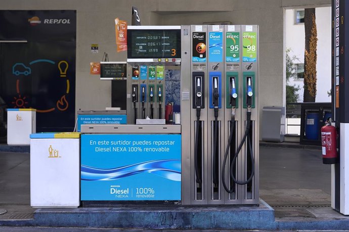 Archivo - Repsol lanza la marca comercial de su combustible premium Diésel Nexa 100% renovable