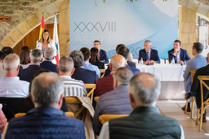 La presidenta, María José Sáenz de Buruaga (PP), en la apertura de la XXXVIII Asamblea General Ordinaria de la Federación de Municipios de Cantabria