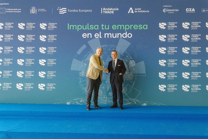 El director general de Andalucía Trade, Antonio Castro, y el presidente de la Confederación Andaluza de Denominaciones de Origen e Indicaciones Geográficas Protegidas (CADO), César Saldaña.