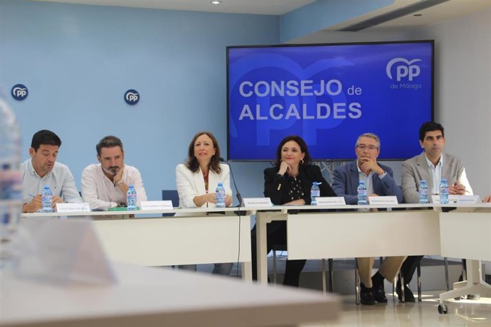 Patricia Navarro, ha anunciado que los ayuntamientos 'populares' de más de 20.000 habitantes contarán con una oficina antiokupación al servicio de los ciudadanos, mientras que la Diputación ofrecerá este servicio a los pueblos pequeños.