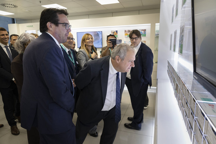 El ministro de Industria, Jordi Hereu, en B.Braun
