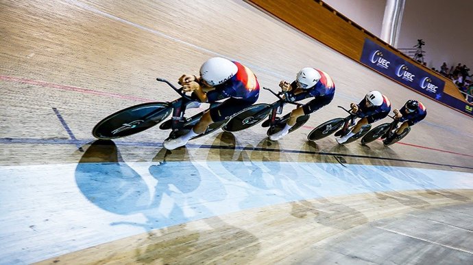 Archivo - El equipo español de persecución se concentra en Valencia para preparar el Mundial en pista de Chile.