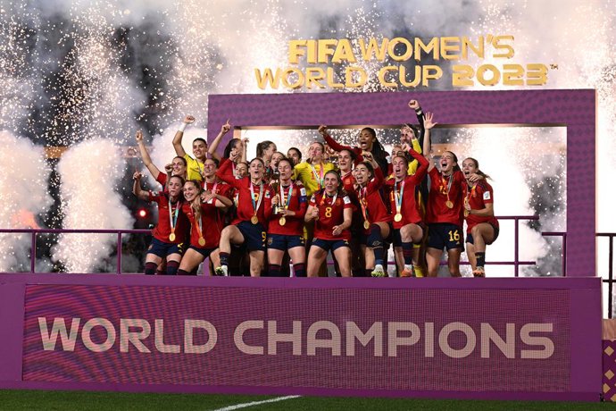 Archivo - Spain celebrate winning the FIFA Women's World Cup 2023 Final soccer match between Spain and England at Stadium Australia in Sydney, Sunday, August 20, 2023. (AAP Image/Dan Himbrechts) NO ARCHIVING, EDITORIAL USE ONLY