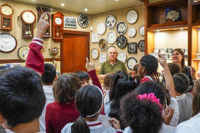 Alumnos de 4º de Primaria del colegio San Agustín visitan un establecimiento emblemático de Palma 