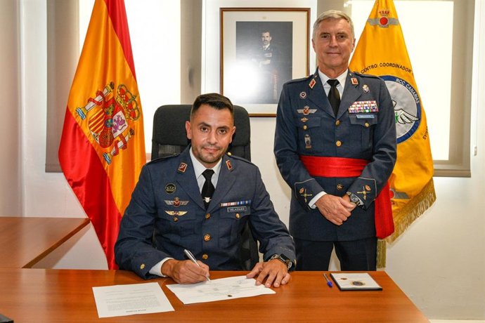 Comandante del Ejército del Aire y del Espacio, Juan Carlos Velázquez, y el general segundo jefe del Mando Aéreo de Canarias, Juan Antonio Ballesta