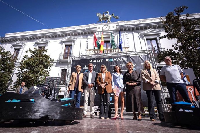 Presentación del Kart Royale en la Plaza del Carmen