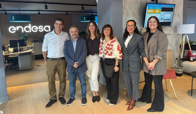 L'equip de la botiga d'Endesa a l'Hospitalet de Llobregat