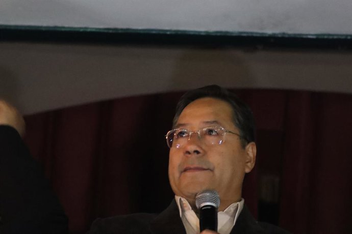 Archivo - May 14, 2025, La Paz, La Paz, Bolivia: Bolivian President Luis Arce called for unity before hundreds of supporters at the presidential palace, a day after announcing his withdrawal from the presidential re-election race. Arce did not say whether