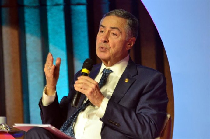 Archivo - El juez del Tribunal Supremo de Brasil Luis Roberto Barroso.