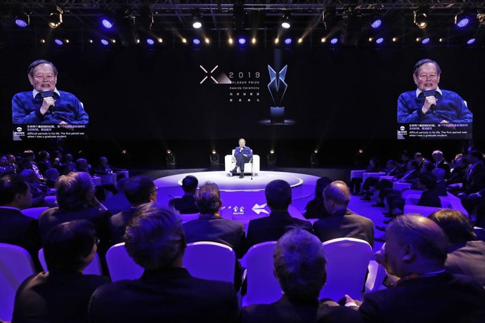 Archivo - BEIJING, Nov. 3, 2019  Yang Chen-ning, a Nobel prize-winning physicist and also an initiator of the Xplorer Prize, speaks during the 2019 Xplorer Prize award ceremony in Beijing, capital of China, Nov. 2, 2019. The 2019 Xplorer Prizeawards cerem