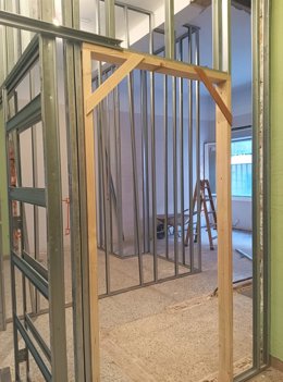 ALBELDA DE IREGUA TRANSFORMA EL ESPACIO DE LA ANTIGUA BIBLIOTECA EN SU NUEVO CONSULTORIO MÉDICO