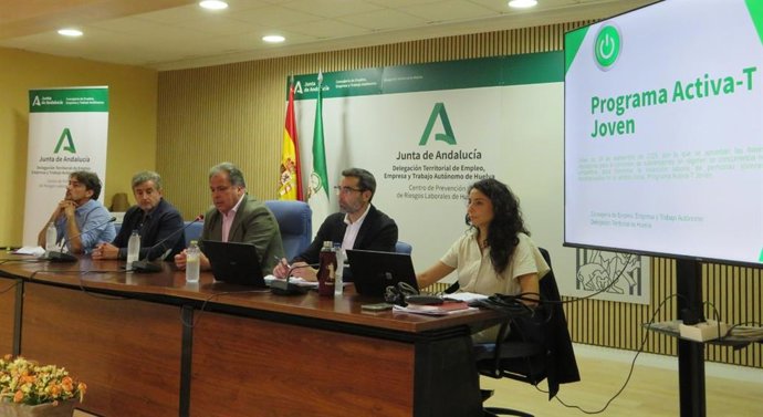 El delegado territorial de Empleo, Empresa y Trabajo Autónomo, Juan Carlos Duarte, en la presentación del programa 'Activa-T Joven'.