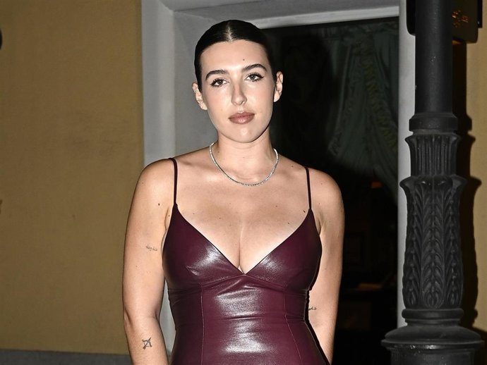 Alba Díaz llega al Palacio de Santoña para asistir a la V edición de la gala benéfica ELLE x Hope, a 16 de octubre de 2025, en Madrid (España).