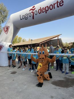 Más de 700 personas participan en la décima edición del evento deportivo y social 'La salud mental: una carrera popular'