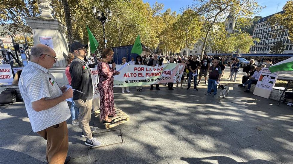 Concentración de Pararlaguerra en Bilbao