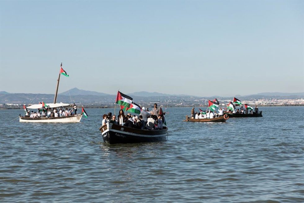 Decenas de personas recorren l'Albufera para exigir un embargo de armas a Israel "integral y efectivo"