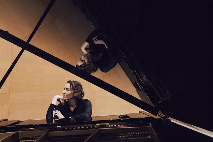 La directora de la Orquesta y Coro de la Comunidad de Madrid (ORCAM), Alondra de la Parra. Madrid, a 10 de octubre de 2025