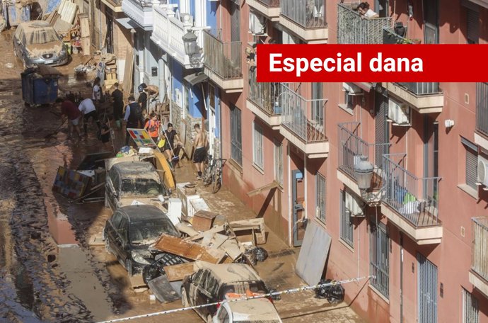 Vehículos acumulados tras el paso de la DANA en el barrio de la Torre tras el paso de la DANA, a 31 de octubre de 2024, en Valencia, Comunidad Valenciana (España).