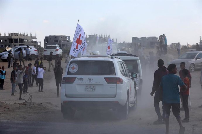 October 13, 2025, Dair El-Balah, Gaza Strip, Palestinian Territory: Vehicles of the International Committee of the Red Cross (ICRC).