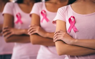 La organización sindical llama a recoger el cáncer de mama en el listado de enfermedades profesionales por el Día Mundial del Cáncer de Mama.