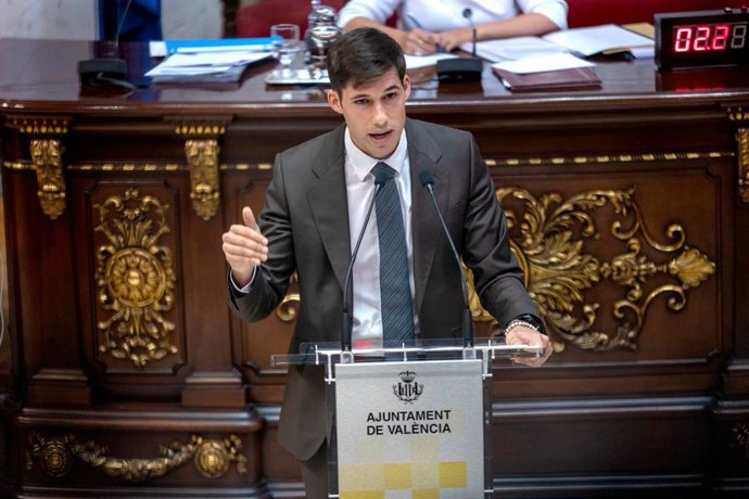 Archivo - El portavoz del PSPV-PSOE en el Ayuntamiento de València, Borja Sanjuan, en un imagen de archivo
