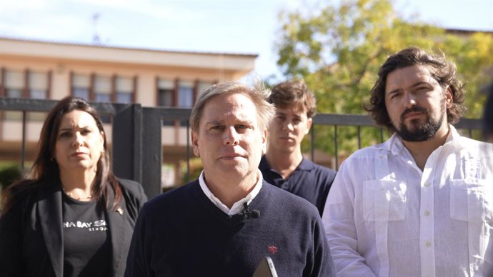 O porta-voz da Vox no Parlamento, Joan Garriga, em uma declaração à mídia.