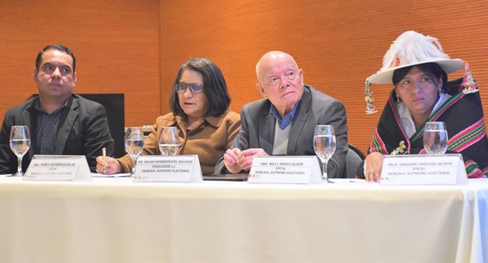 O presidente do Supremo Tribunal Eleitoral da Bolívia, Óscar Hassenteufel (arquivo)