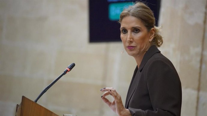 La parlamentaria andaluza del PP en Almería, Julia Ibáñez.