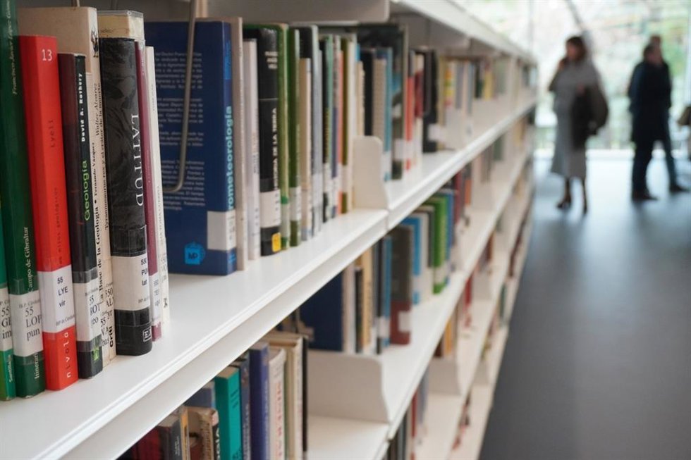 Imagen de archivo de una biblioteca.