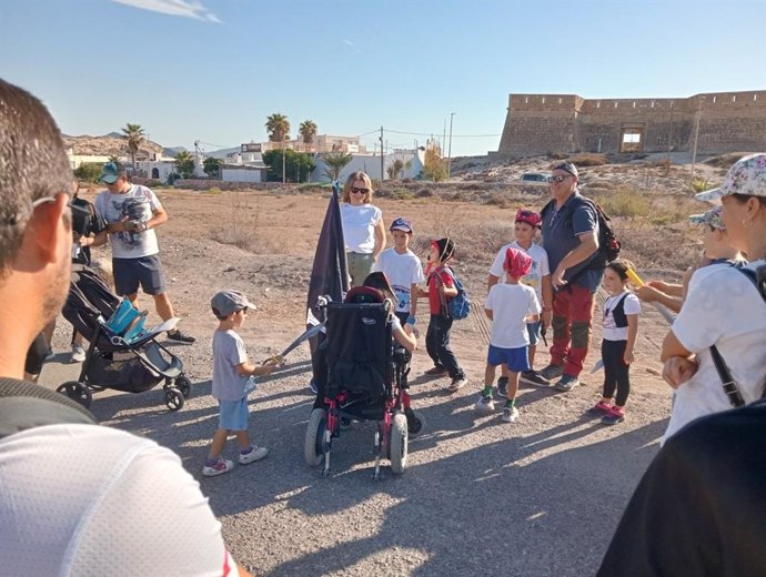 La diputada de Igualdad y Familia, María Luisa Cruz durante la ruta.