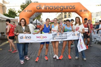 Ganadoras de la carrera Casco Antiguo ‘CaixaBank’ del Circuito Divina Seguros de Carreras del Ayuntamiento de Sevilla.