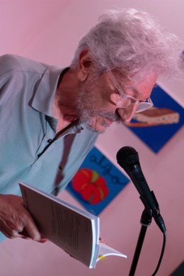 Archivo - El poeta Antoni Sanchiz