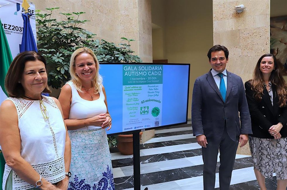 La delegada de Inclusión Social, Yessika Quintero, presenta el 45 aniversario de Autismo Cádiz.
