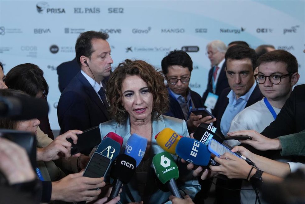 La vicepresidenta del Gobierno y ministra de Hacienda, María Jesús Montero, durante la segunda edición del foro 'World in Progress', en el Palau de Congressos de Catalunya, 20 de octubre de 2025, en Barcelona, Catalunya (España).